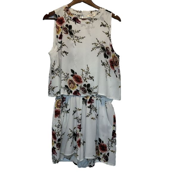 Umgee Floral Romper Medium Cream Off-White Sleeveless Open Back Pockets Shorts - Picture 1 of 11